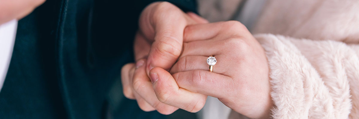 Top 10 Reasons Why Should You Buy a Moissanite Engagement Ring